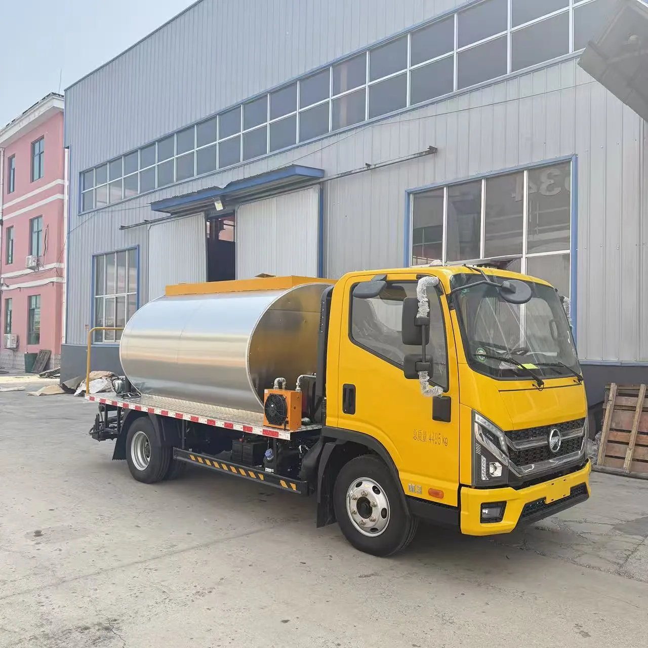 多功能沥青洒布车